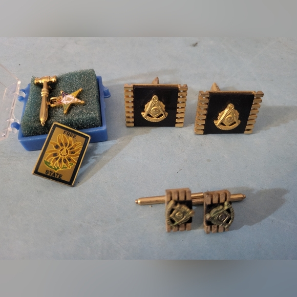 Vintage Lot of Masonic Past Master Cuff Links and Pins #1046-5000